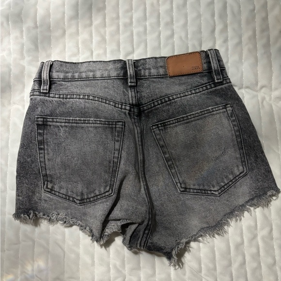 Grey Zara shorts - Picture 3 of 3